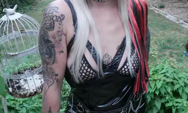 Cuck VR with Kora Bell